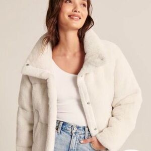 ABERCROMBIE AND FITCH Women's White Sherpa Jacket